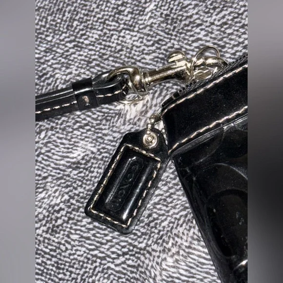 Coach Black Patent Leather Wristlet - Picture 4 of 7